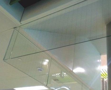 透明擋煙垂壁材質(zhì)