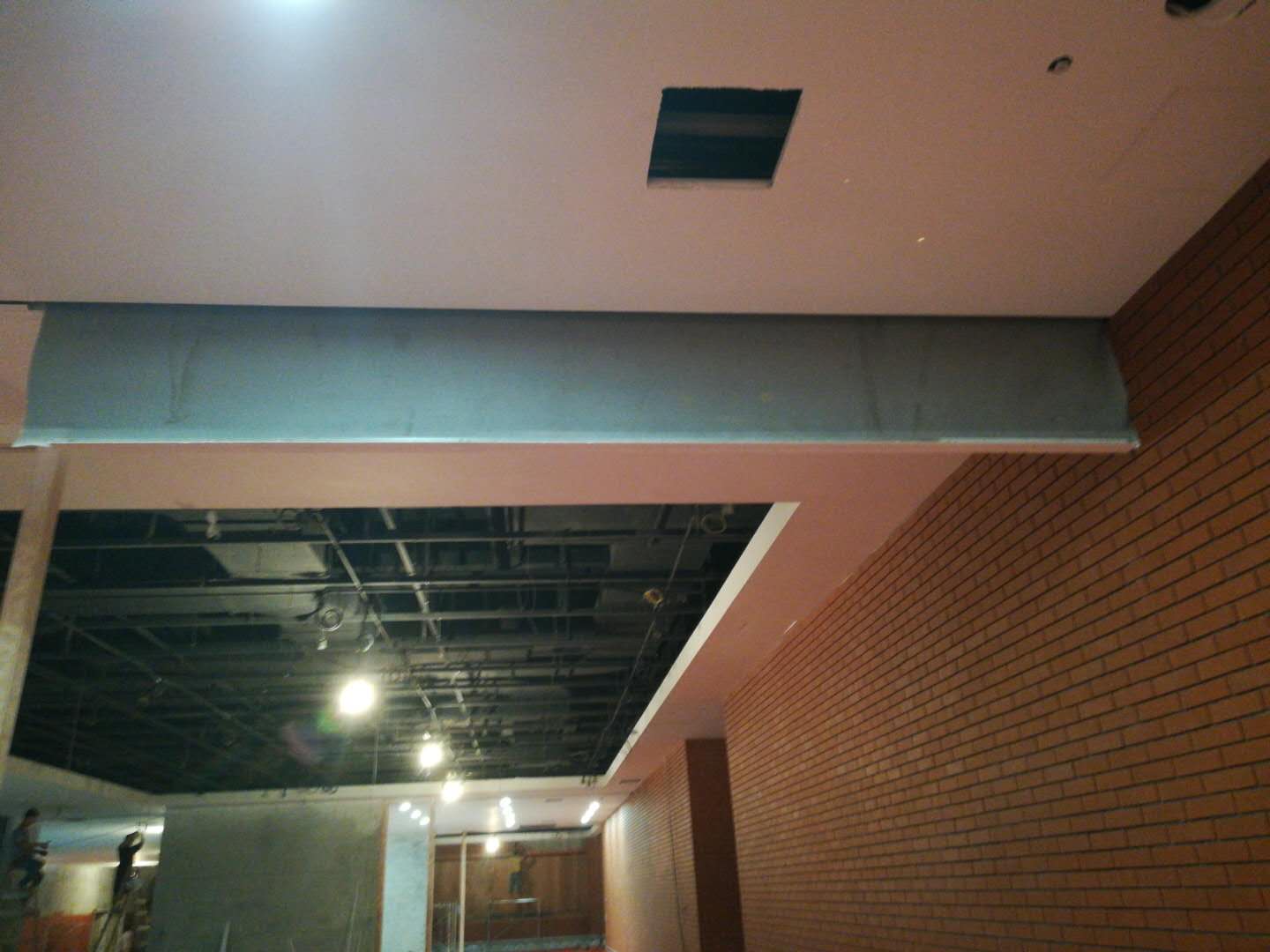 單樘擋煙垂壁與拼接式擋煙垂壁設(shè)計(jì)及原理